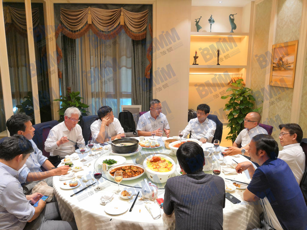 訪問結束后，法鋼集團負責人邀請JFE鋼鐵高層共進晚餐